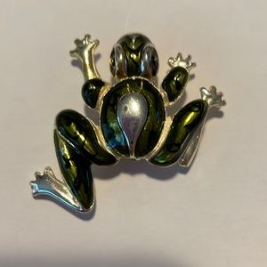 Adorable BULLFROG brooch.